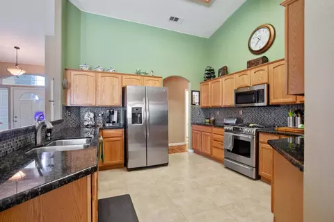 1587 Orange St, Lemoore, CA 93245 photo 16