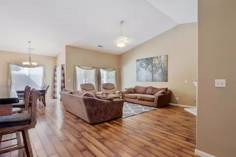 1587 Orange St, Lemoore, CA 93245 photo 11