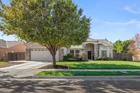 1587 Orange St, Lemoore, CA 93245 photo 1
