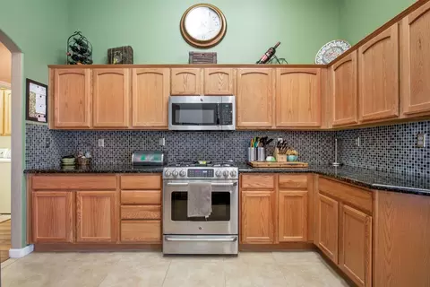 1587 Orange St, Lemoore, CA 93245 photo 17