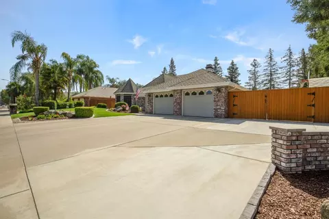115 E La Vida Ave, Visalia, CA 93277 photo 4
