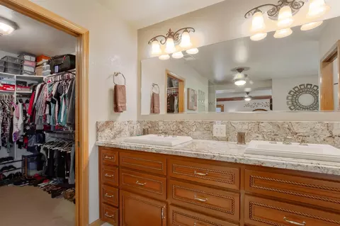 115 E La Vida Ave, Visalia, CA 93277 photo 32