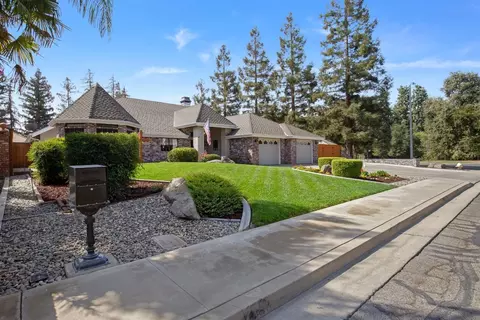 115 E La Vida Ave, Visalia, CA 93277 photo 3