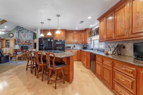 115 E La Vida Ave, Visalia, CA 93277 photo 14