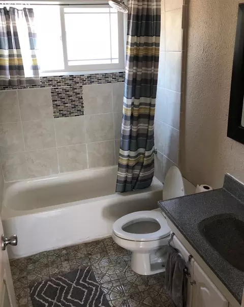 2530 W Iris Ave, Visalia, CA 93277 photo 15