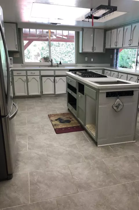 2530 W Iris Ave, Visalia, CA 93277 photo 6