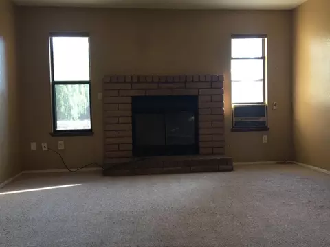 1416 Joyce Pl, Exeter, CA 93221 photo 3