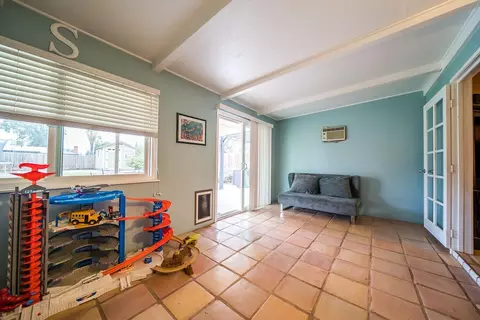 1101 E Howard Ct, Visalia, CA 93292 photo 12