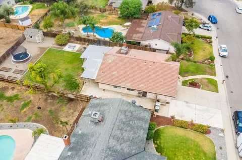 1101 E Howard Ct, Visalia, CA 93292 photo 27