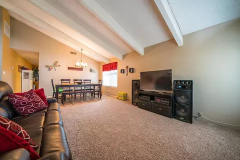 1101 E Howard Ct, Visalia, CA 93292 photo 6