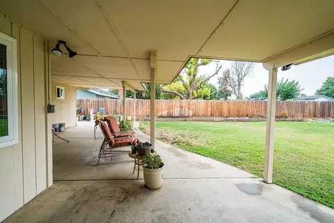 1101 E Howard Ct, Visalia, CA 93292 photo 23
