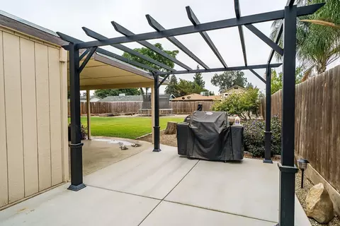 1101 E Howard Ct, Visalia, CA 93292 photo 25