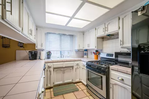 1101 E Howard Ct, Visalia, CA 93292 photo 8