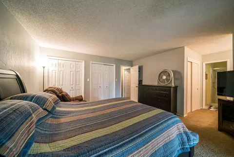 1101 E Howard Ct, Visalia, CA 93292 photo 15