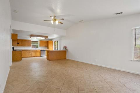 631 Birdsong Ct, Exeter, CA 93221 photo 8