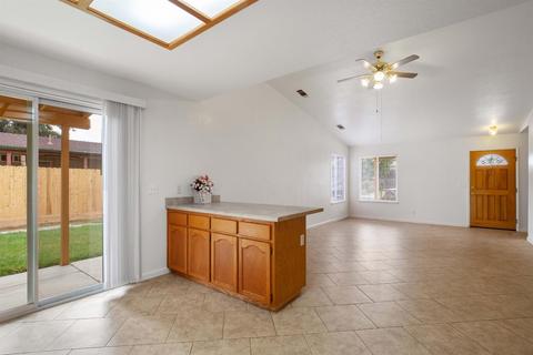 631 Birdsong Ct, Exeter, CA 93221 photo 10