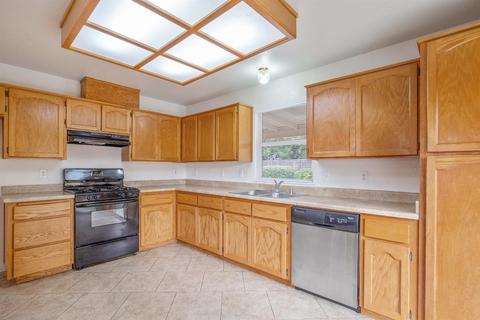 631 Birdsong Ct, Exeter, CA 93221 photo 11