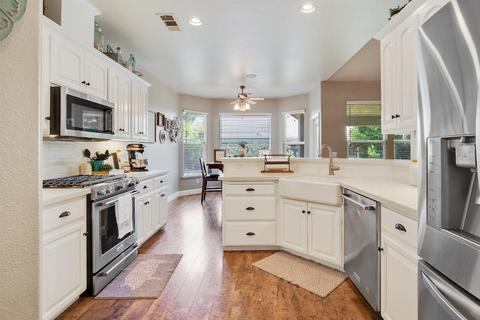 3536 E Feemster Ave, Visalia, CA 93292 photo 11