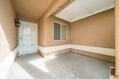 970 Yosemite Dr, Lemoore, CA 93245 photo 3