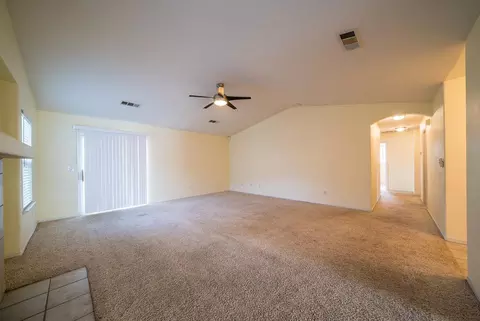 970 Yosemite Dr, Lemoore, CA 93245 photo 6