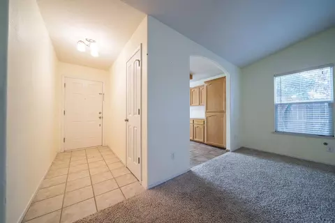 970 Yosemite Dr, Lemoore, CA 93245 photo 4