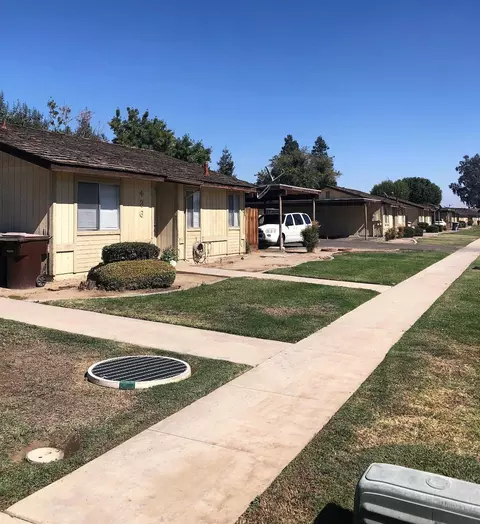 436 E Roosevelt Ave, Tulare, CA 93274 photo 6