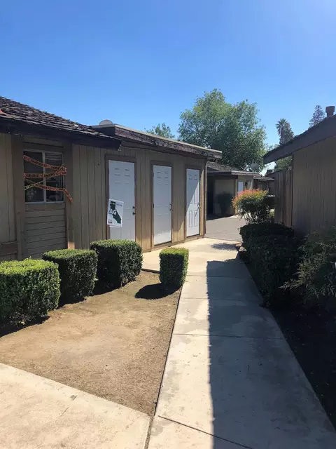 436 E Roosevelt Ave, Tulare, CA 93274 photo 5
