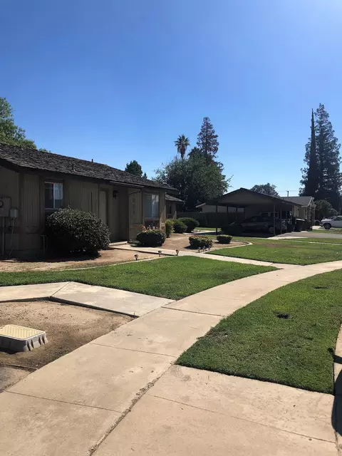436 E Roosevelt Ave, Tulare, CA 93274 photo 3