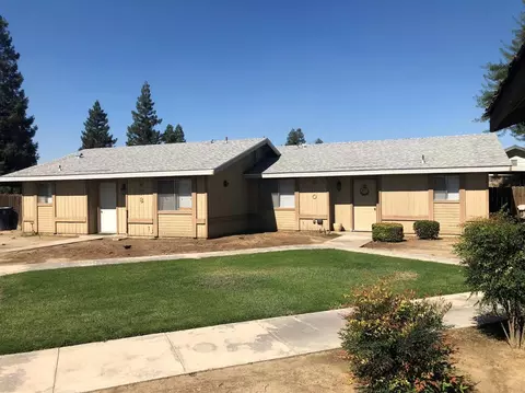 436 E Roosevelt Ave, Tulare, CA 93274 photo 2