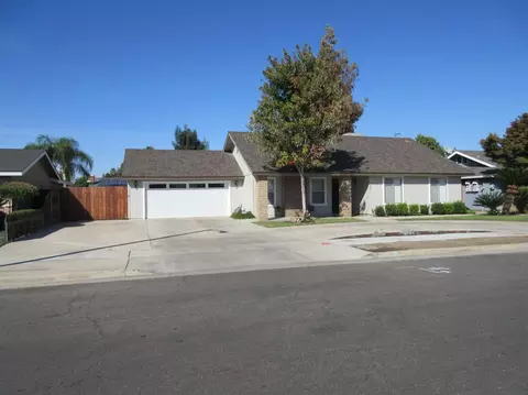 1348 E Chapman Ave, Tulare, CA 93274 photo 1