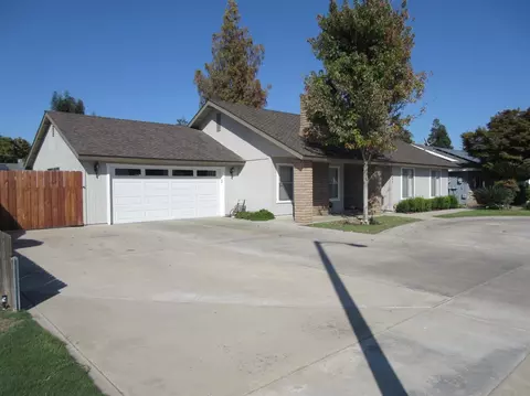 1348 E Chapman Ave, Tulare, CA 93274 photo 2