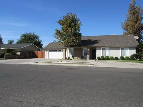 1348 E Chapman Ave, Tulare, CA 93274 photo 3