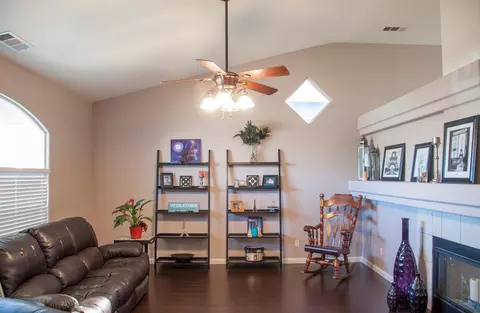1219 E Mesa Ct, Visalia, CA 93292 photo 7