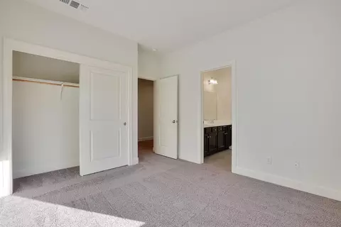 3052 Parks Ave, Tulare, CA 93274 photo 8