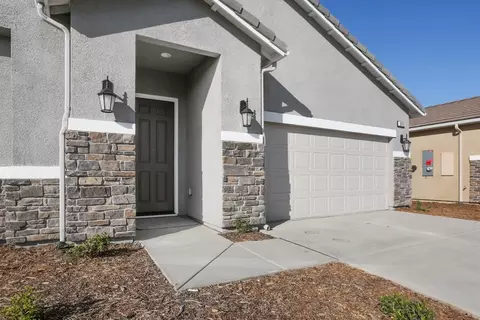 3052 Parks Ave, Tulare, CA 93274 photo 3