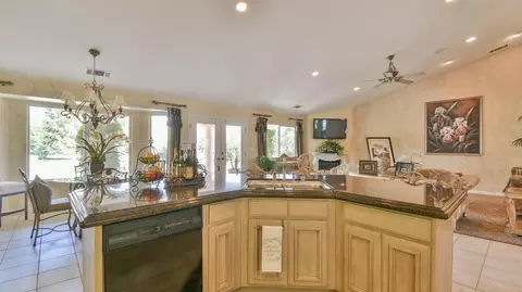 31096 Angus Loop Dr, Springville, CA 93265 photo 6
