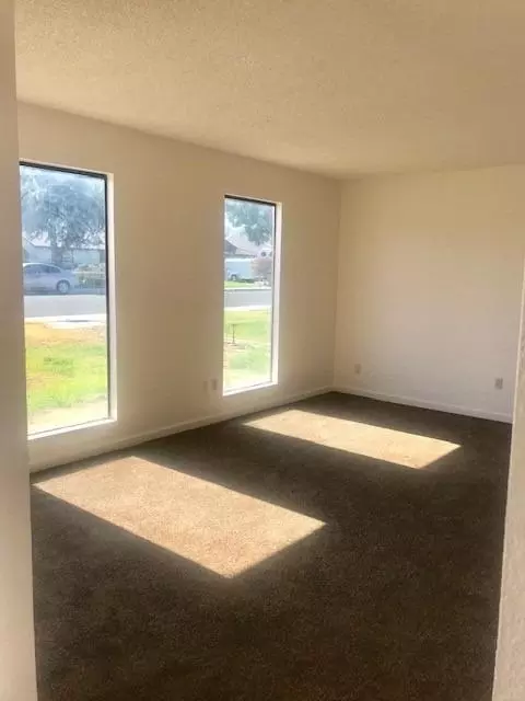 534 Ash St, Lemoore, CA 93245 photo 3