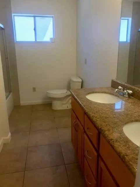 534 Ash St, Lemoore, CA 93245 photo 5