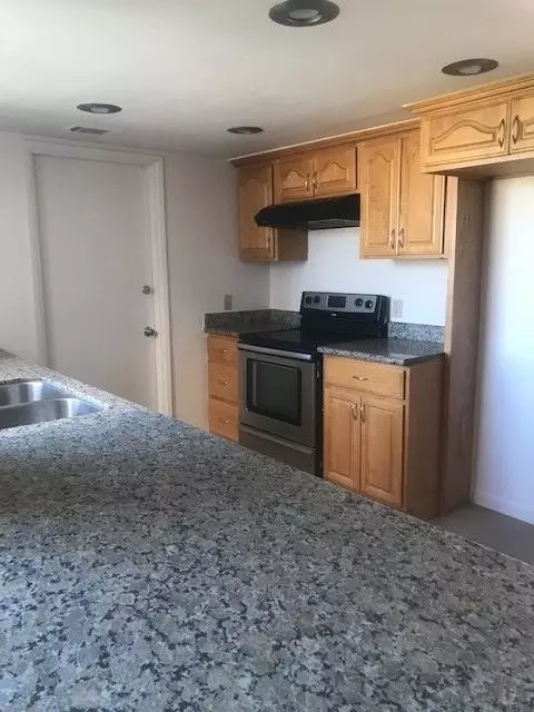 534 Ash St, Lemoore, CA 93245 photo 9