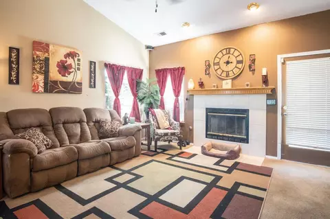 820 Woods Pl, Exeter, CA 93221 photo 3