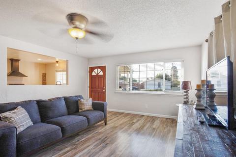 148 Faun Pl, Lemoore, CA 93245 photo 9
