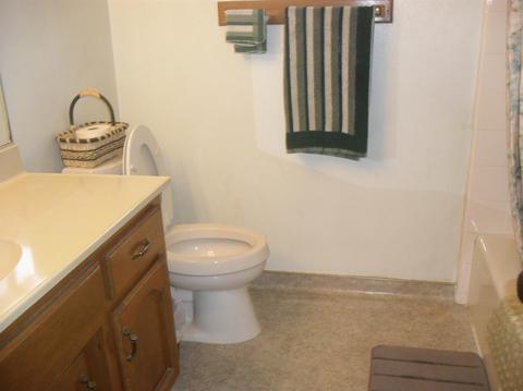 1379 E Boyer Dr, Tulare, CA 93274 photo 10