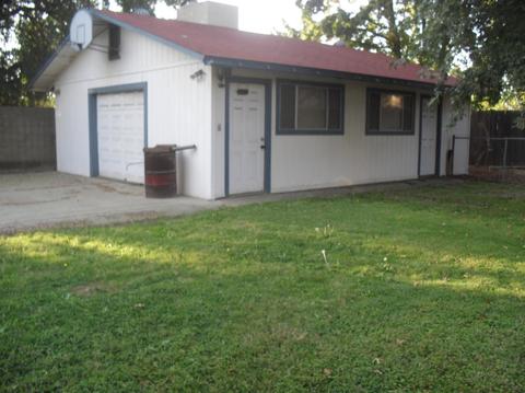 1379 E Boyer Dr, Tulare, CA 93274 photo 13