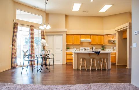 1432 E Parkview Ct, Visalia, CA 93292 photo 9