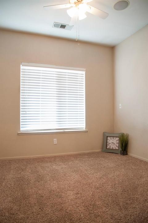 1432 E Parkview Ct, Visalia, CA 93292 photo 32