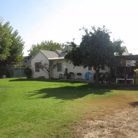 1132 E Springfield Ave, Reedley, CA 93654 photo 12