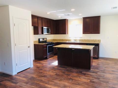 2130 E Prospect Ave, Visalia, CA 93292 photo 2