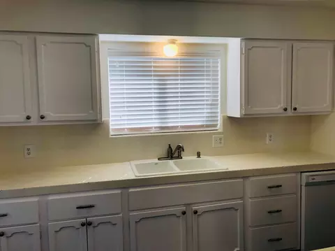 3229 E Laurel Ave, Visalia, CA 93292 photo 7