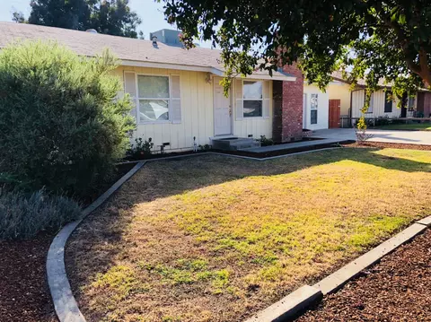 3229 E Laurel Ave, Visalia, CA 93292 photo 2