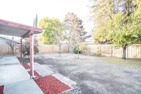 218 E Ashland Ave, Visalia, CA 93277 photo 12